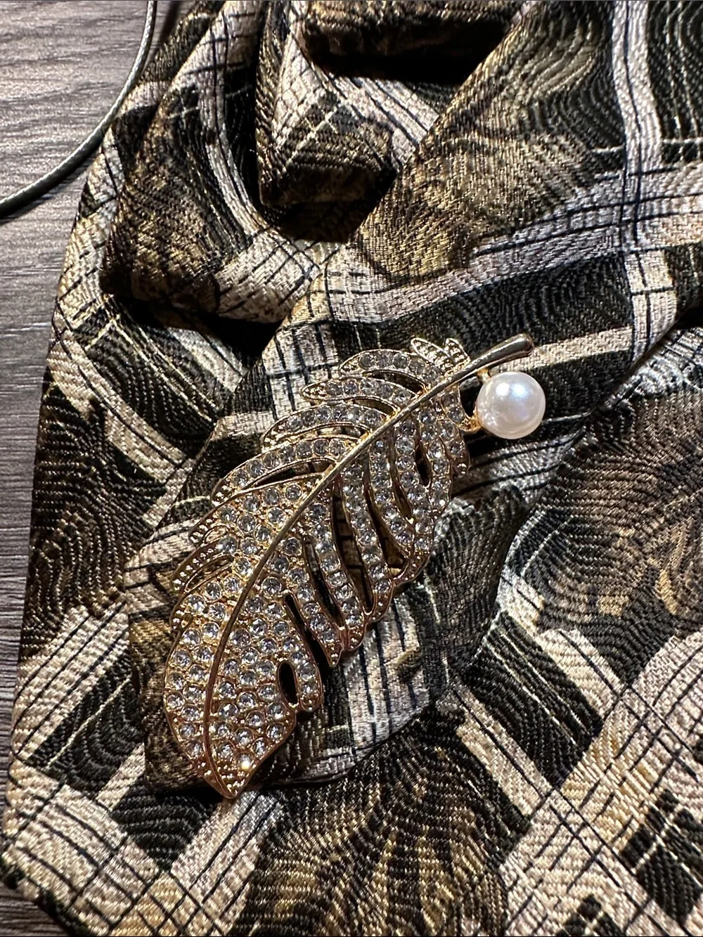 Alexander Julian Black and Gold Plaid Leaves Necklace Tie with Brooches